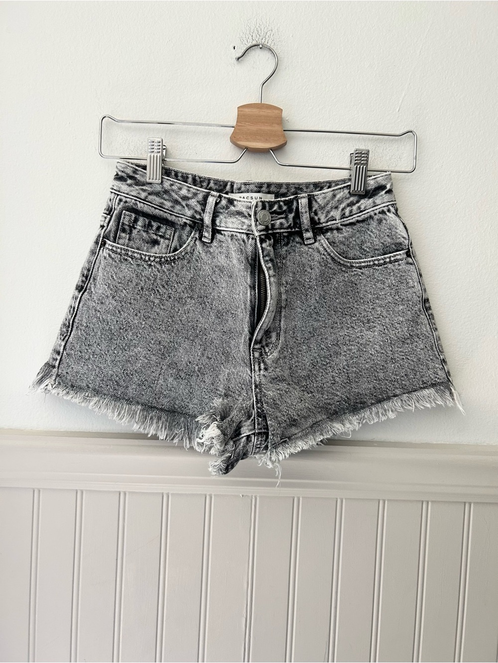 PacSun Size 24 Black & White Acid Wash High-Rise Festival Denim Shorts